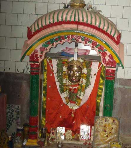 मां दुर्गा की आठवीं शक्ति का नाम 'महागौरी' है
