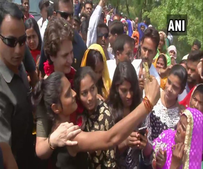 लोकसभा चुनाव को लेकर पीएम मोदी समेत कई अन्य बड़े नेता जनता के बीच दिखाई दिए, देखें तस्वीरें
