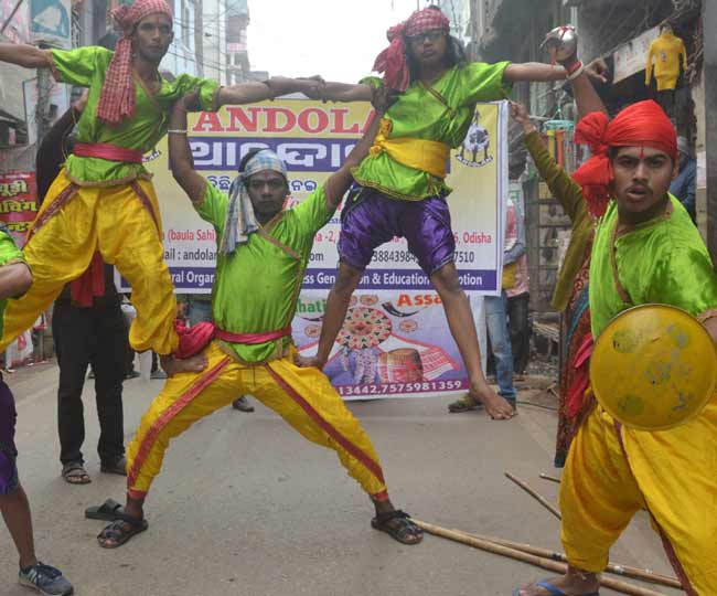 तस्वीरों में देखें-आजमगढ में उतरे देश भर के रंग