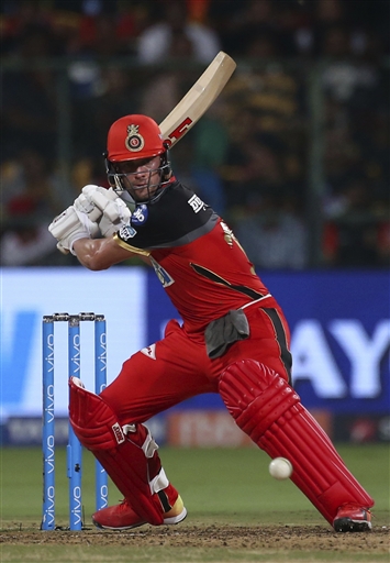 Photos: RCB ने रोमांचक मुकाबले में SRH को 14 रन से हराया