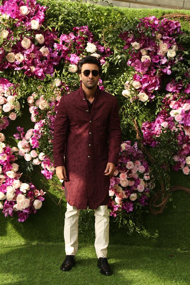 //www.jagranimages.com/images/akashranbir_2019_3_10_112550_s.jpg