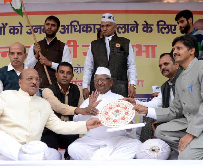 तस्वीरों में देखें-फिर आंदोलन की राह पर अन्ना हजारे