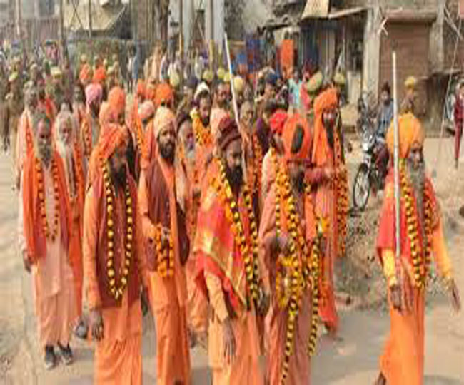 //www.jagranimages.com/images/atal-akhada_2019_1_15_16564_s.jpg