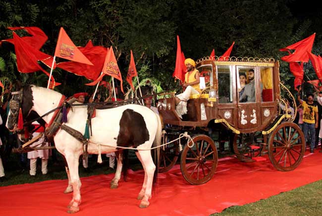 तस्वीरें: बाजीराव और मस्तानी ने 'कॉमेडी नाइट्स बचाओ' में जमकर की मस्ती