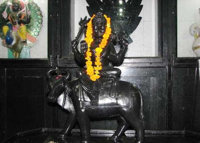 शनिदेव की इन 9 सवारियों का क्या है मतलब, तस्वीरों के माध्यम से जानें...