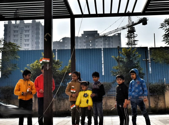 Republic Day 2019 पर शान से लहराया तिरंगा, देखें रंगारंग कार्यक्रम की तस्वीरें