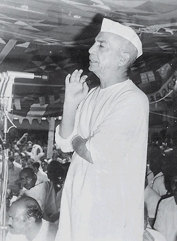 अतीत के आईने से देखिए लोकसभा चुनाव की तस्वीरें