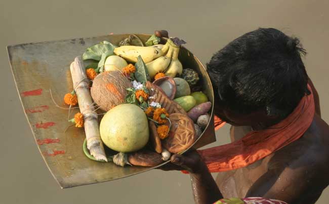 तस्वीरों के जरिए जानें सूर्पासना के पवित्र पर्व ‘छठ’ से जुड़ी कुछ विशेष बातें