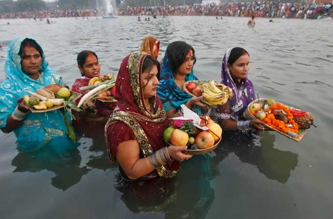 तस्वीरों के जरिए जानें सूर्पासना के पवित्र पर्व ‘छठ’ से जुड़ी कुछ विशेष बातें