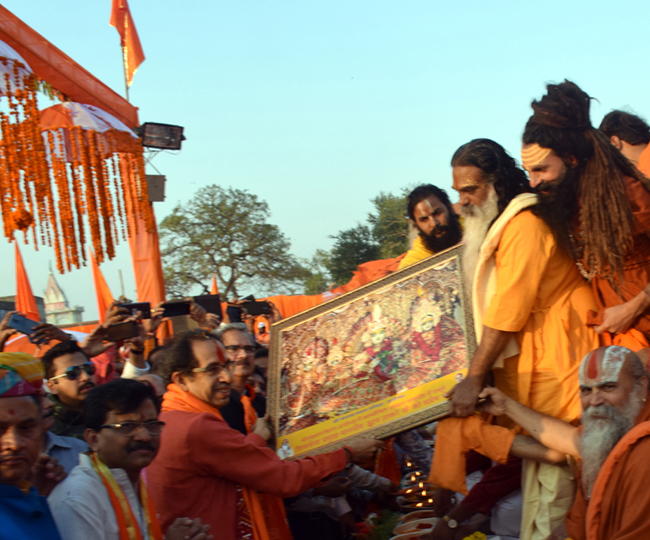 तस्वीरों में देखें-शिवसैनिकों से आच्छादित अयोध्या