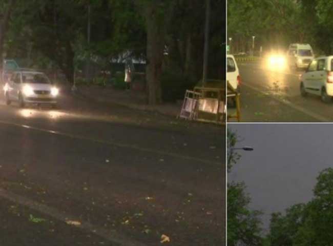 Pics: उत्तर प्रदेश समेत देश के कई राज्यों में आंधी का कहर
