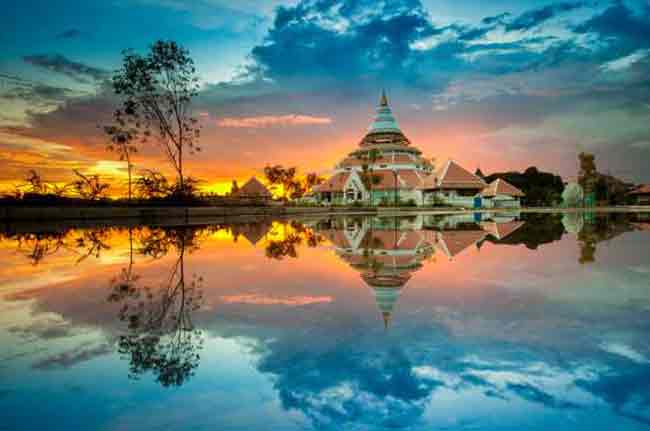 //www.jagranimages.com/images/eye-catching-travel_8_i_2017_7_6_115827_s.jpg