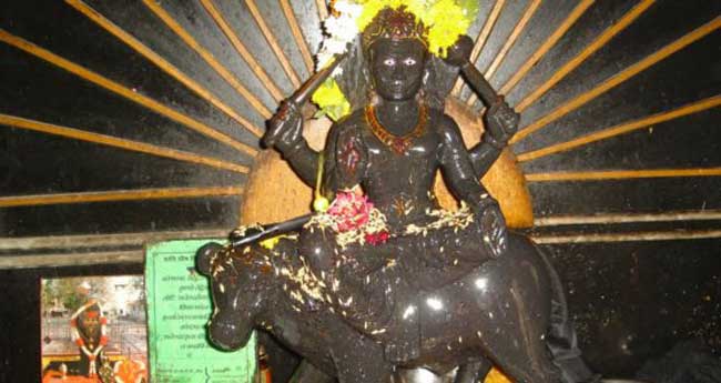 शनिदेव की इन 9 सवारियों का क्या है मतलब, तस्वीरों के माध्यम से जानें...