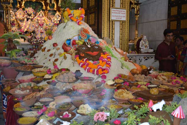 घट रही गोवर्धन पर्वत की ऊंचाई, वजह है बेहद रोचक, देखें तस्वीरें