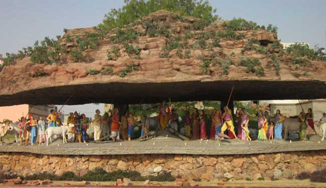 घट रही गोवर्धन पर्वत की ऊंचाई, वजह है बेहद रोचक, देखें तस्वीरें