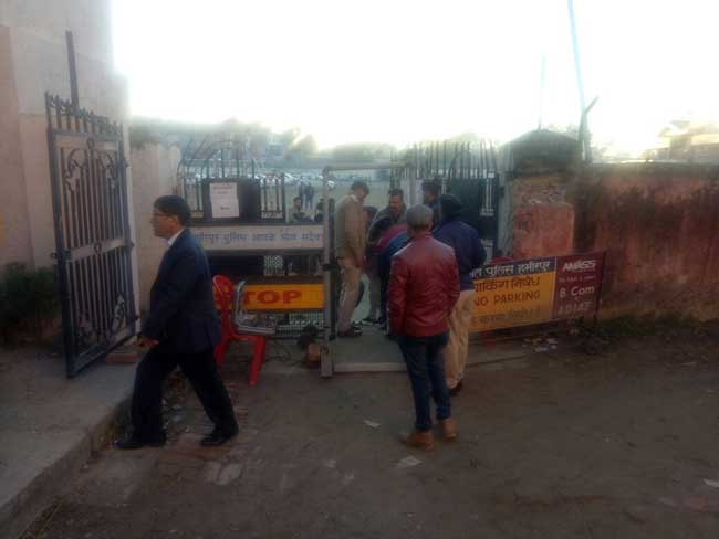 हिमाचल विधानसभा चुनाव मतगणना, देखें तस्वीरें