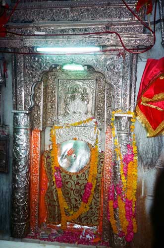 दिल्ली के इस मंदिर में संत तुलसीदास ने रची थी हनुमान चालीसा, देखें तस्वीरें