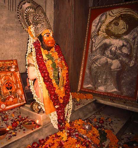दिल्ली के इस मंदिर में संत तुलसीदास ने रची थी हनुमान चालीसा, देखें तस्वीरें