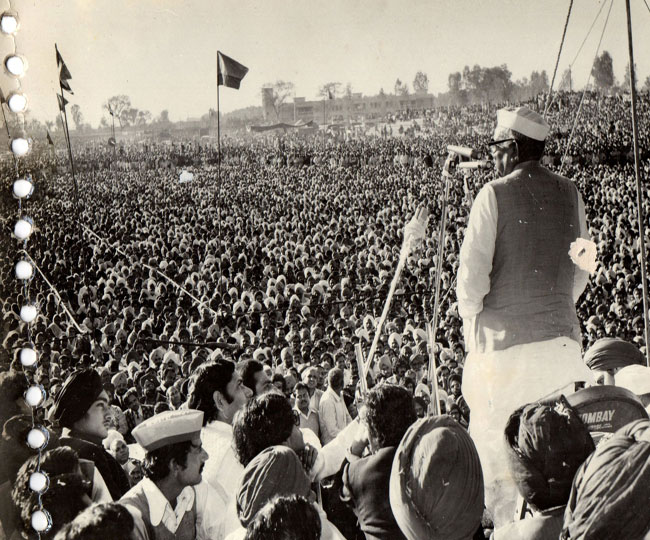 घुटन महसूस कर रहे थे जगजीवन...