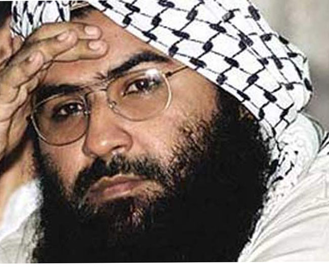 Pulwama Terror Attack: पूरे देश में शोक और गुस्सा, देखें तस्वीर