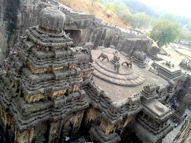 150 साल का समय लगा था कैलाश मंदिर को तैयार होने में...जानें मंदिर की और भी खास बातें...