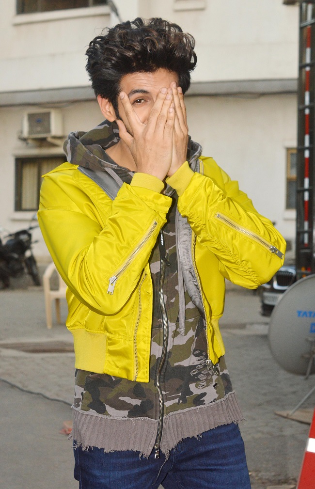 //www.jagranimages.com/images/kirtikarthikone_2019_2_26_152424_s.jpg