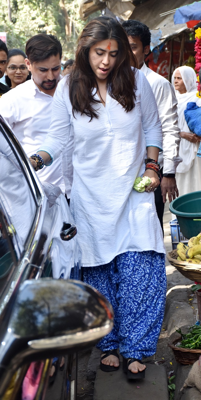 //www.jagranimages.com/images/mandirektakapoor_2019_2_10_11042_s.jpg