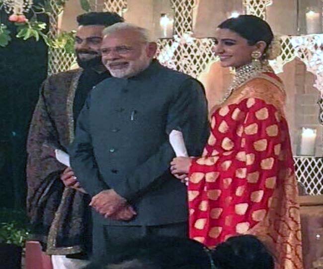 मुंबई में हुआ विरुष्का का रिसेप्शन, देखें खूबसूरत तस्वीरें