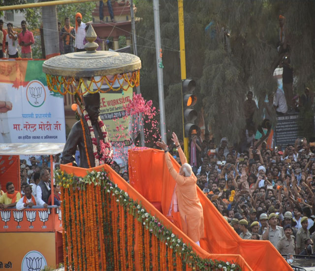 गंगा किनारे कुछ ऐसे चली मोदी सुनामी, अद्भुत था नजारा; आप भी देखें
