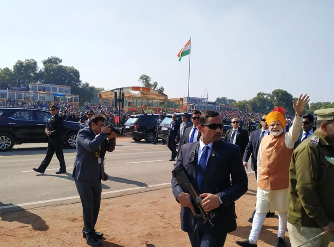 Republic Day 2019 पर शान से लहराया तिरंगा, देखें रंगारंग कार्यक्रम की तस्वीरें