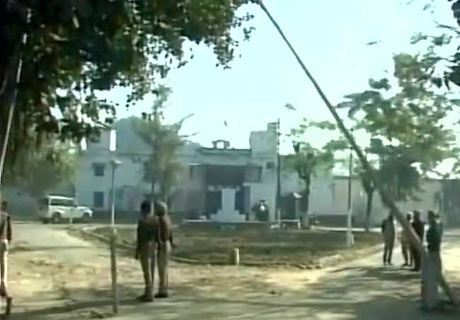 पंजाब के नाभा जेल पर हमला, देखें तस्वीरें