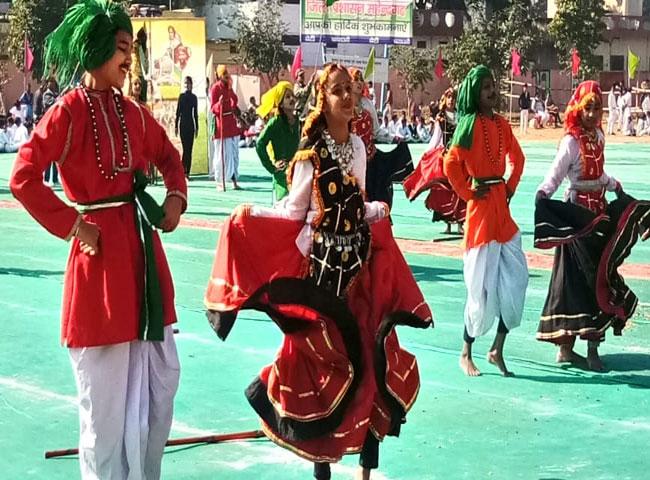 Republic Day 2019 पर शान से लहराया तिरंगा, देखें रंगारंग कार्यक्रम की तस्वीरें