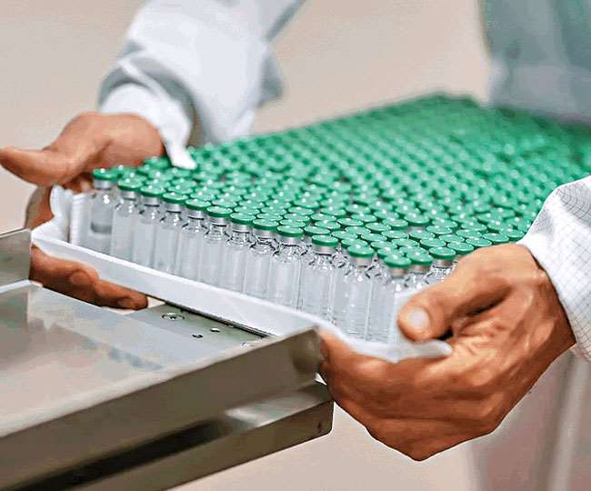 कोरोना: गांवों में टीकाकरण की मुश्किल राह, ग्रामीण इलाकों में वैक्सीनेशन पर देना होगा जोर