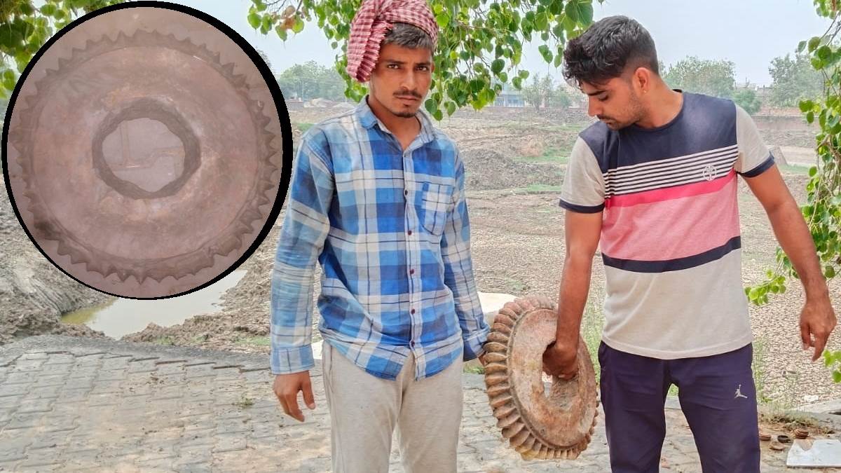 हरियाणा में तालाब खुदाई में मिला सुदर्शन चक्र की आकृति का पत्थर और दीवार, पुरातत्व विभाग करेगा जांच
