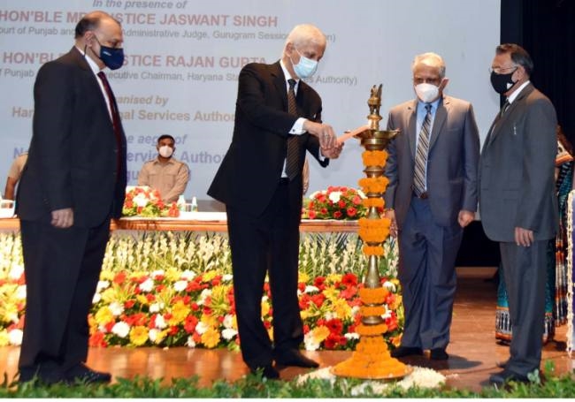 हर व्यक्ति को अपने बचाव के लिए पैरवी करने का अधिकार: न्यायमूर्ति ललित