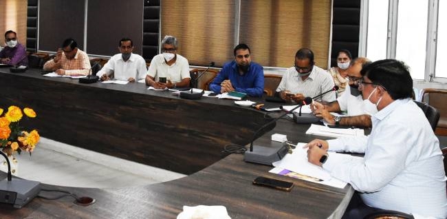 जल शक्ति अभियान के तहत दिए गए टारगेट को निर्धारित समय में पूरा करें: डीसी