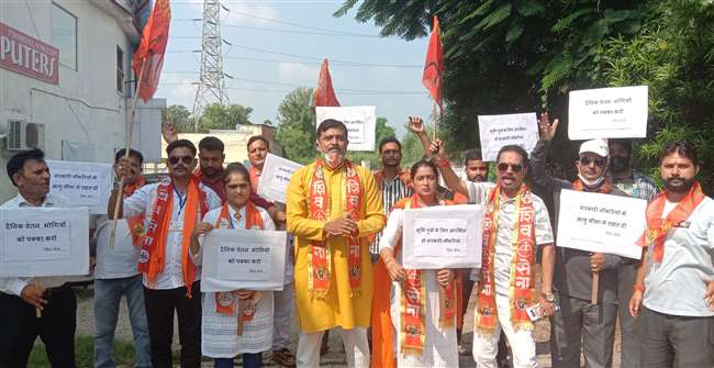 Jammu : जम्मू कश्मीर के मूल निवासियों को रोजगार में प्राथमिकता दिलाने के लिए शिवसेना ने उठाई आवाज
