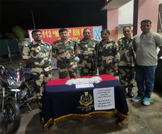 मोटरसाइकिल के टायर में छिपाकर की जा रही चांदी की तस्करी को बीएसएफ ने किया नाकाम