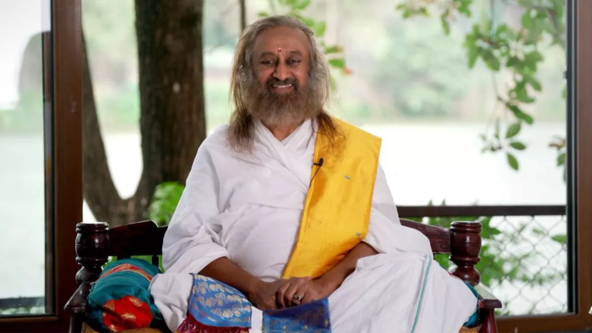 स्वयं को धन्य महसूस करें और जीवन में जो कुछ भी मिला है उसके लिए कृतज्ञता महसूस करें।