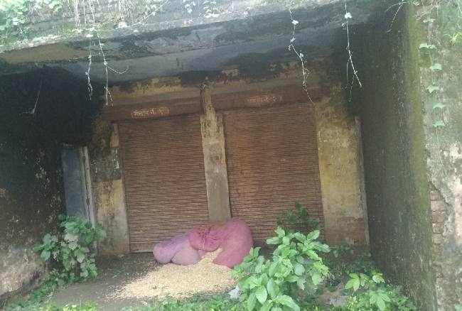 अपना भवन, अपनी भूमि और दे रहे किराया