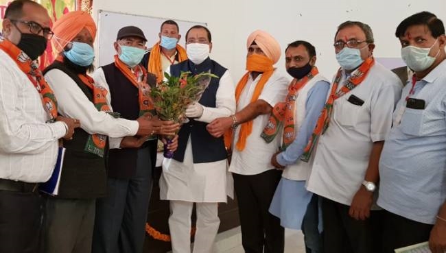 जन-जन तक पहुंचाएं सरकार की योजनाएं : आर्य