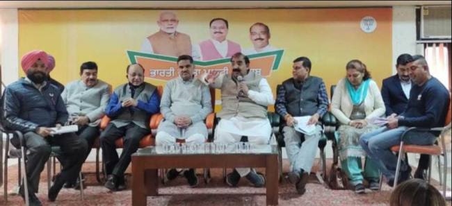 प्रदेश का राजनीतिक माहौल भाजपा के पक्ष में : अश्वनी शर्मा