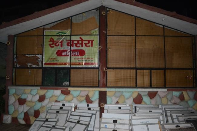 रैन बसेरों में मुसाफिर रुकने को नहीं तैयार
