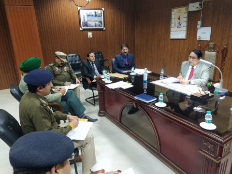 18 वर्ष की आयु तक का कोई भी नागरिक मतदान से वंचित न रहे