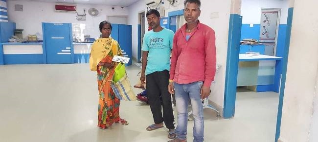 भाई से कर्ज लेने बैंक आई, ठगों ने चेंज के बहाने ठग लिए रुपये
