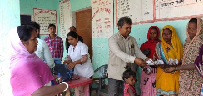 टीकाकरण के लिए परसा में चला विशेष अभियान