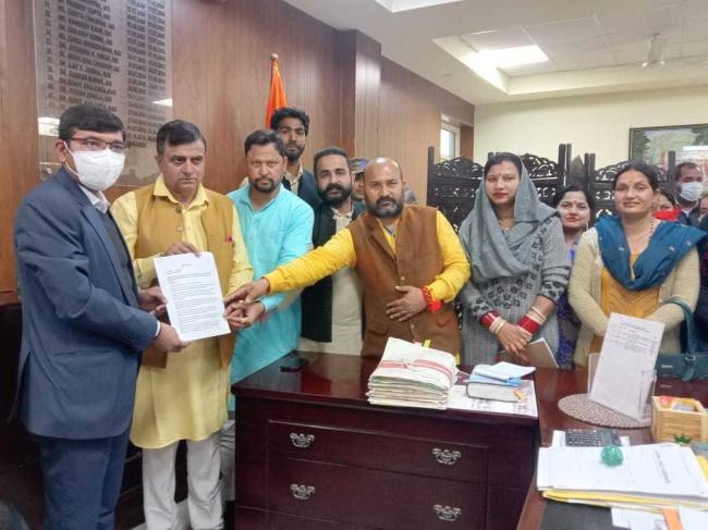 सरकारी जमीन खाली कराने के विरोध में भाजपा भी उतरी मैदान में