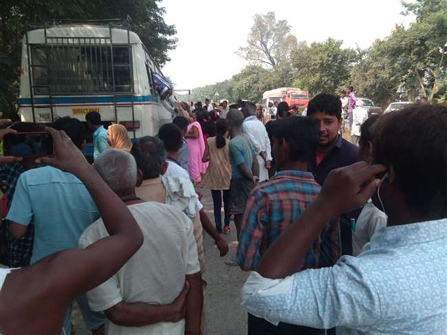 गोरखपुर से दिल्ली, प्रयागराज के लिए नहीं मिल रहीं रोडवेज की बसें
