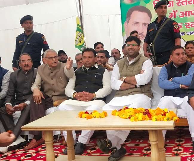 जींद में बोले पवन खरखौदा, कहा- दुष्यंत चौटाला की कलम में आधी स्याही, सीएम बनाकर भर दो कलम