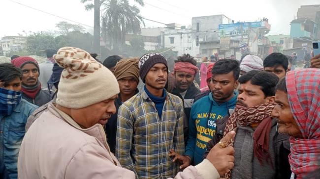 चार दिनों से अपहृत युवक का पोखर से मिला शव, हंगामा